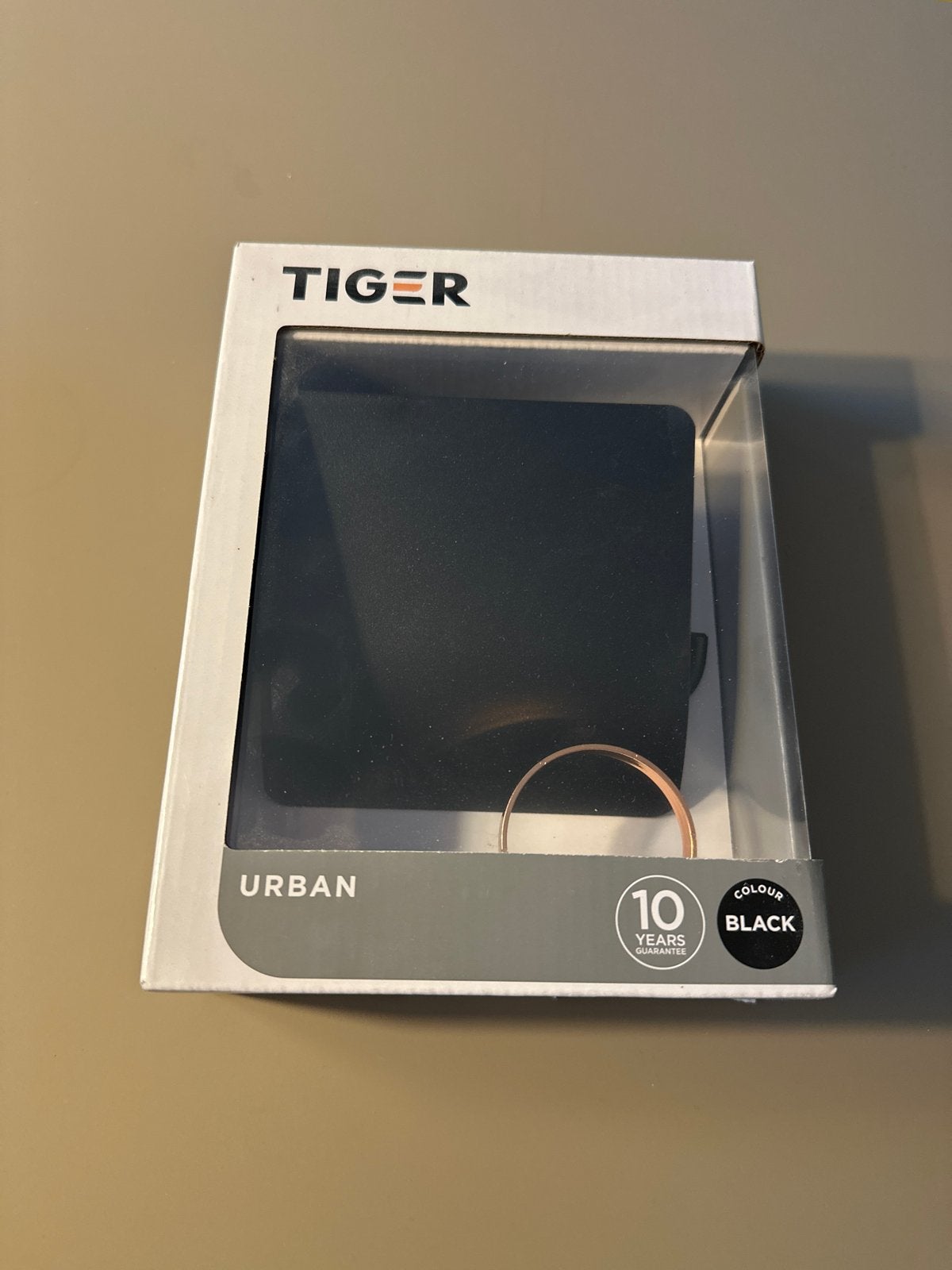 Tiger Urban Toiletrolhouder Zwart - Nieuw in doos, Ophalen of Verzenden, Nieuw