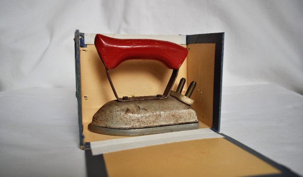 Oude Reis Strijkbout Strijkijzer 1935 10 cm, Ophalen of Verzenden