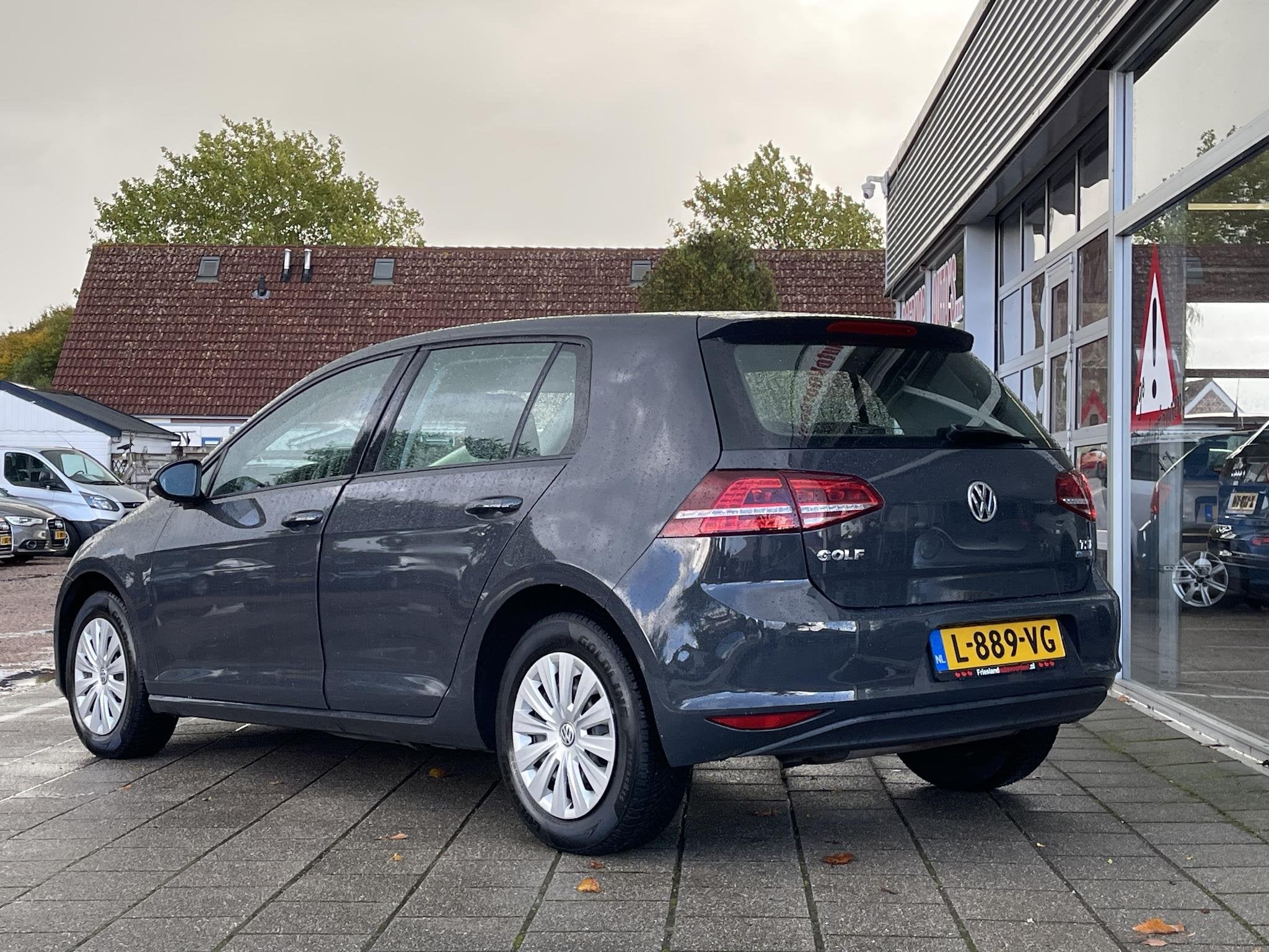 Volkswagen Golf 1.2 TSI Trendline /Airco/5 drs/Stoelverw/Par, Voorwielaandrijving, Euro 5, Gebruikt, Zwart