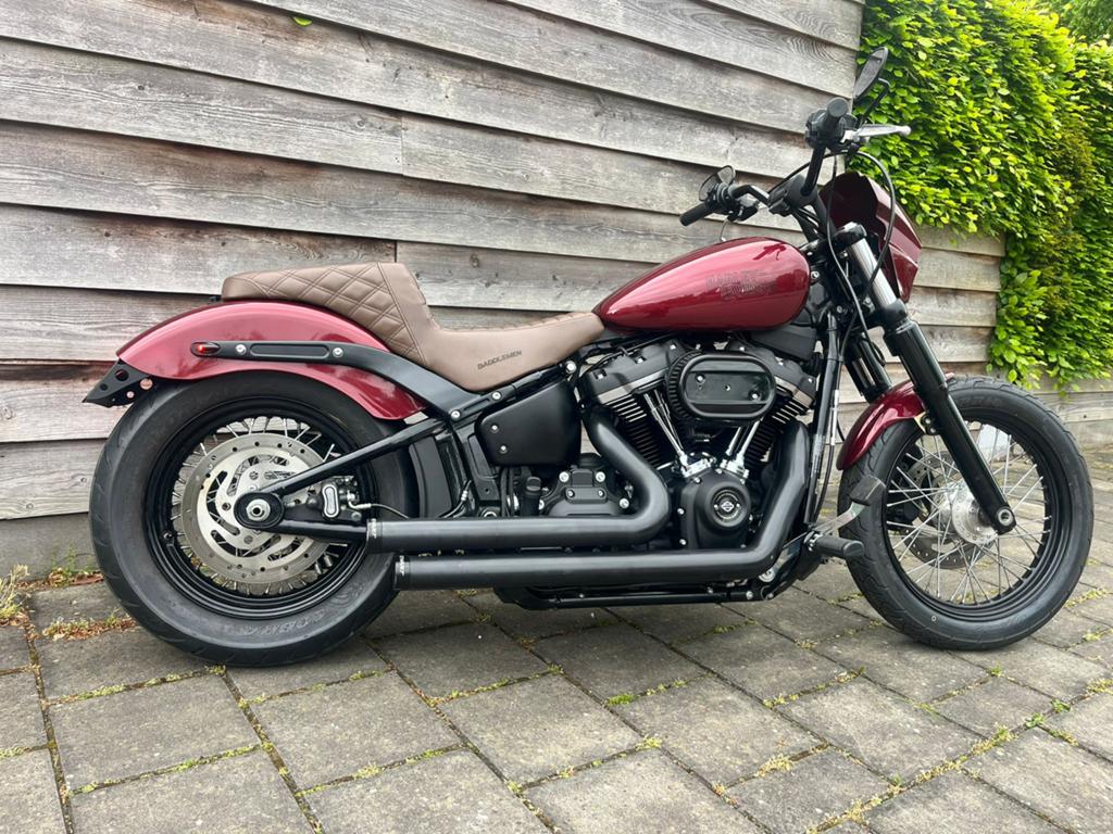 Harley-Davidson Street Bob 107 - Crimson Red, 2 cilinders, Chopper, Particulier, Meer dan 35 kW