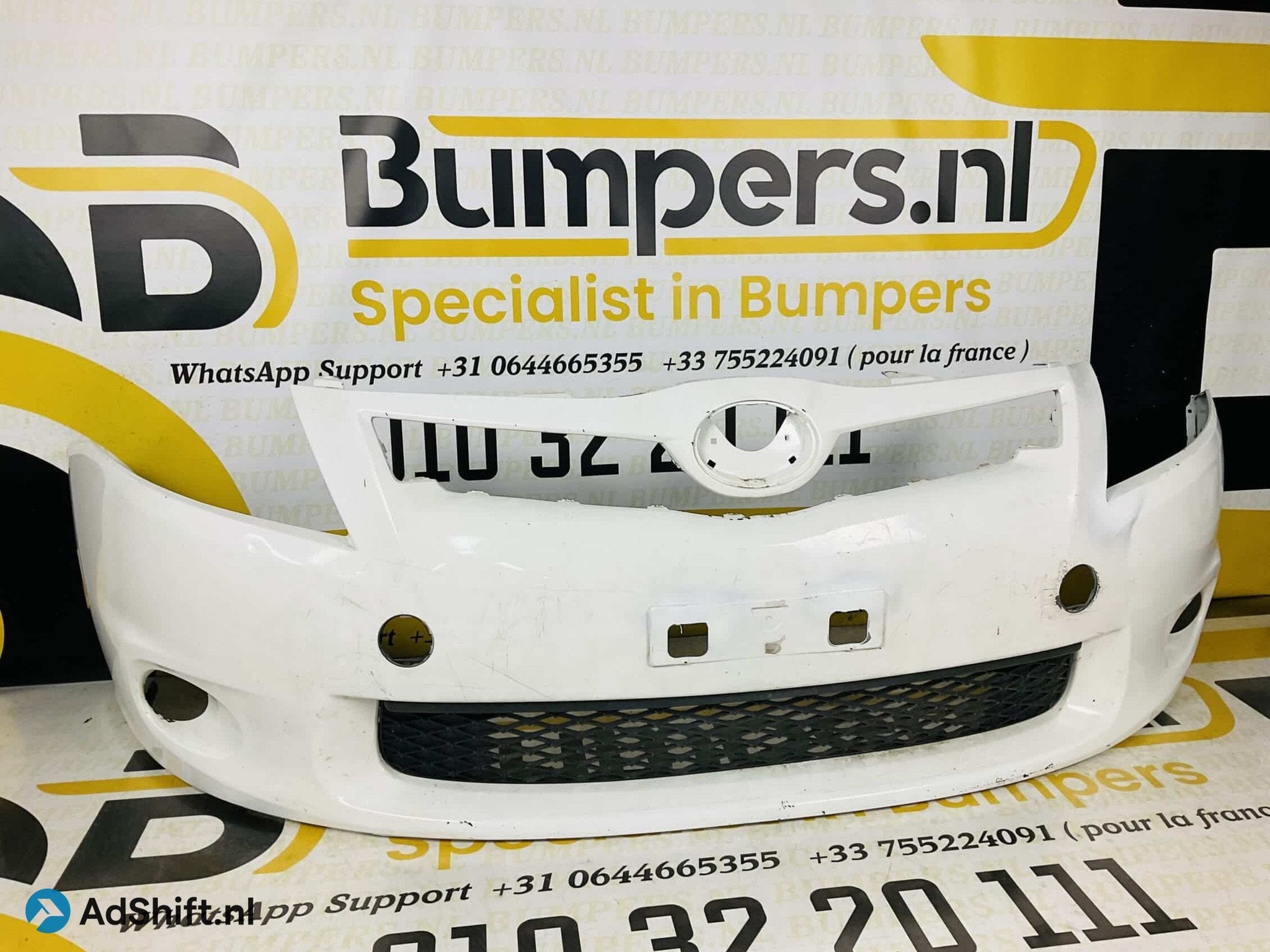 Bumper Toyota Auris Hybrid Voorbumper 2-D3-3291, Auto-onderdelen, Bumper
