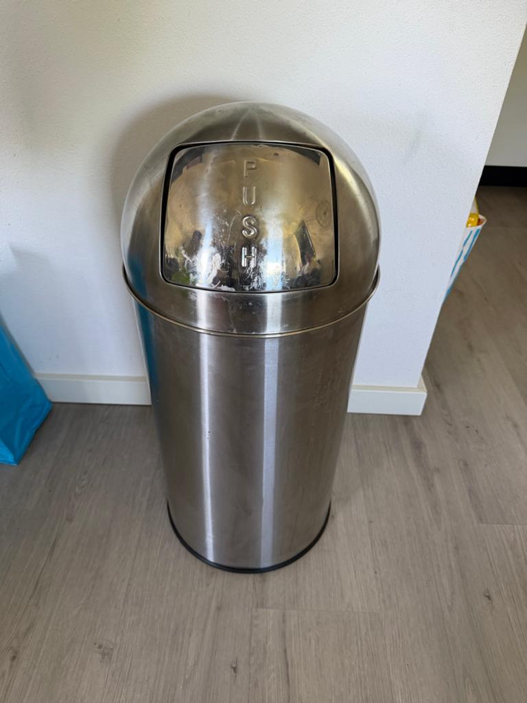 Metalen prullenbak met 'Push' deksel, Ophalen, Gebruikt, 50 tot 75 cm, 20 tot 30 liter