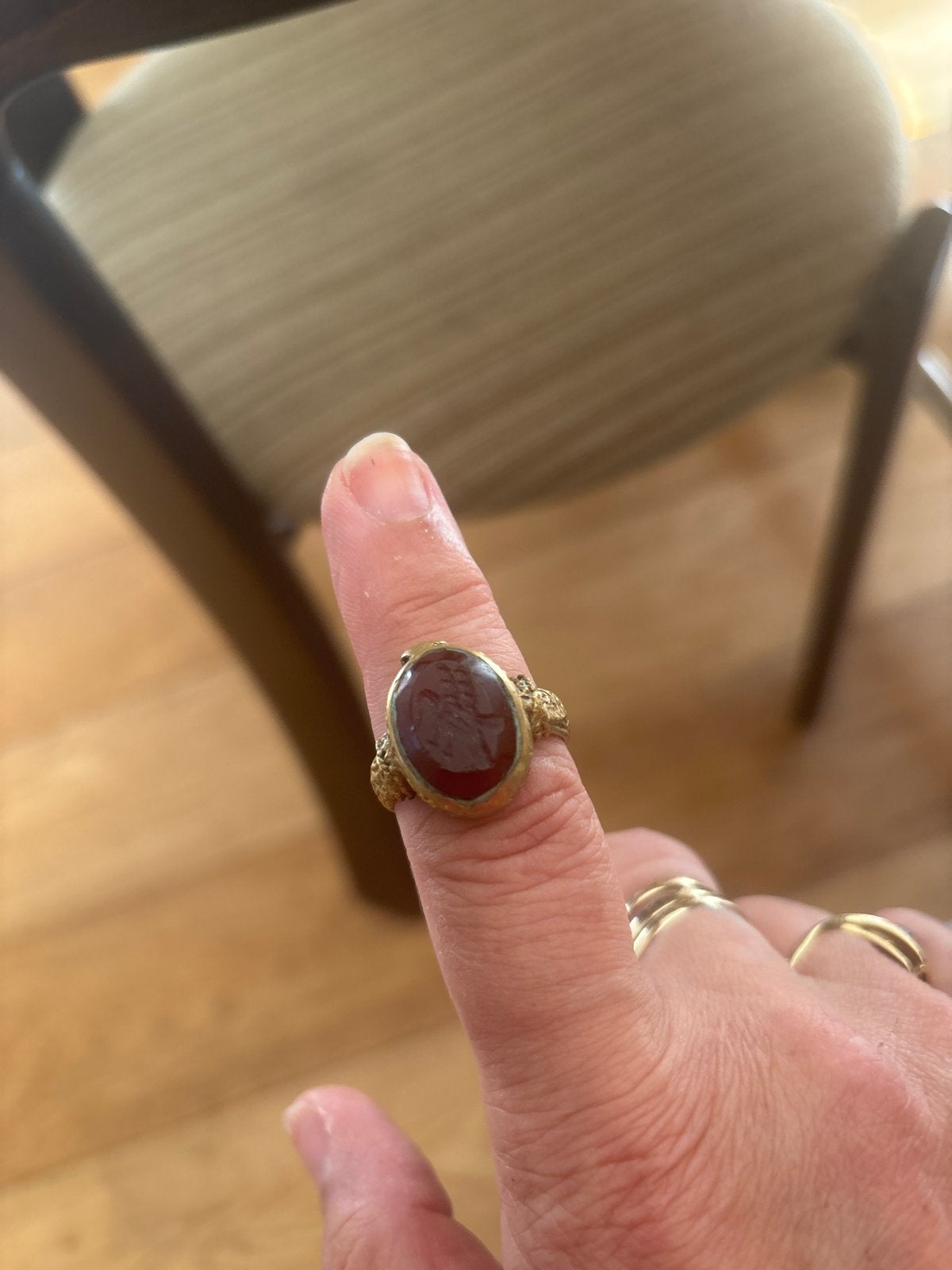Ring met Carneool Camee vogel/opgraving, Ophalen, Gebruikt, 17 tot 18, Met edelsteen