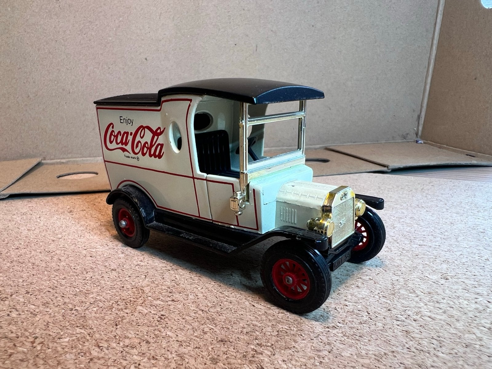 Matchbox Models of Yesteryear Y-12 1912 Ford Model T Coca-Co, Ophalen of Verzenden, Gebruikt, Bus of Vrachtwagen