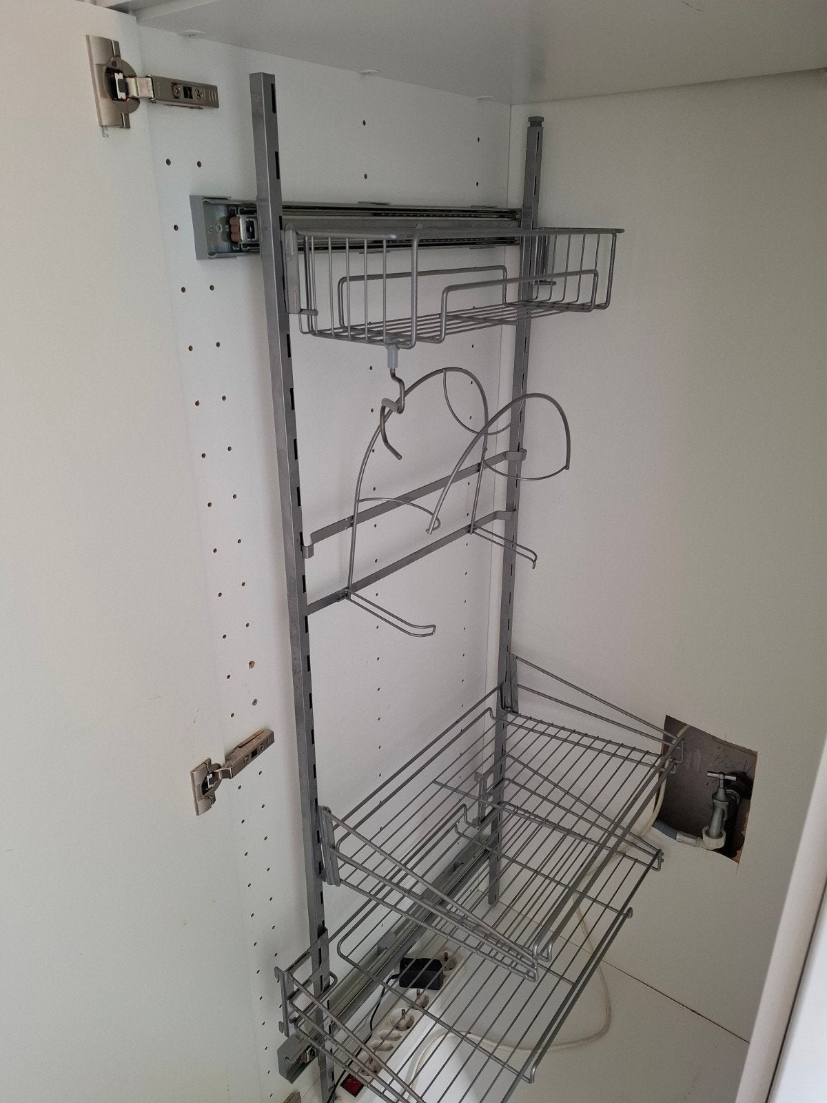 Uittrekbare stofzuigerhouder en manden voor keukenkast, Overige typen, IKEA, Zilver, Ophalen of Verzenden