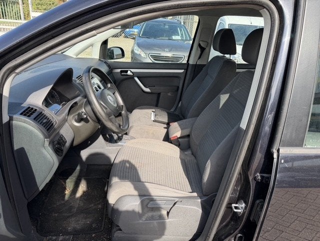 Volkswagen Touran 2.0-16V FSI AUTOMAAT APK T/M 9-9-2027, Dealer onderhouden, Stof, Gebruikt, Zwart