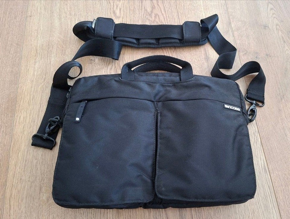 Incase Laptoptas Zwart - 14 inch, Computers en Software, Laptoptassen, Gevoerd laptopvak, Gebruikt, Ophalen of Verzenden, 14 inch