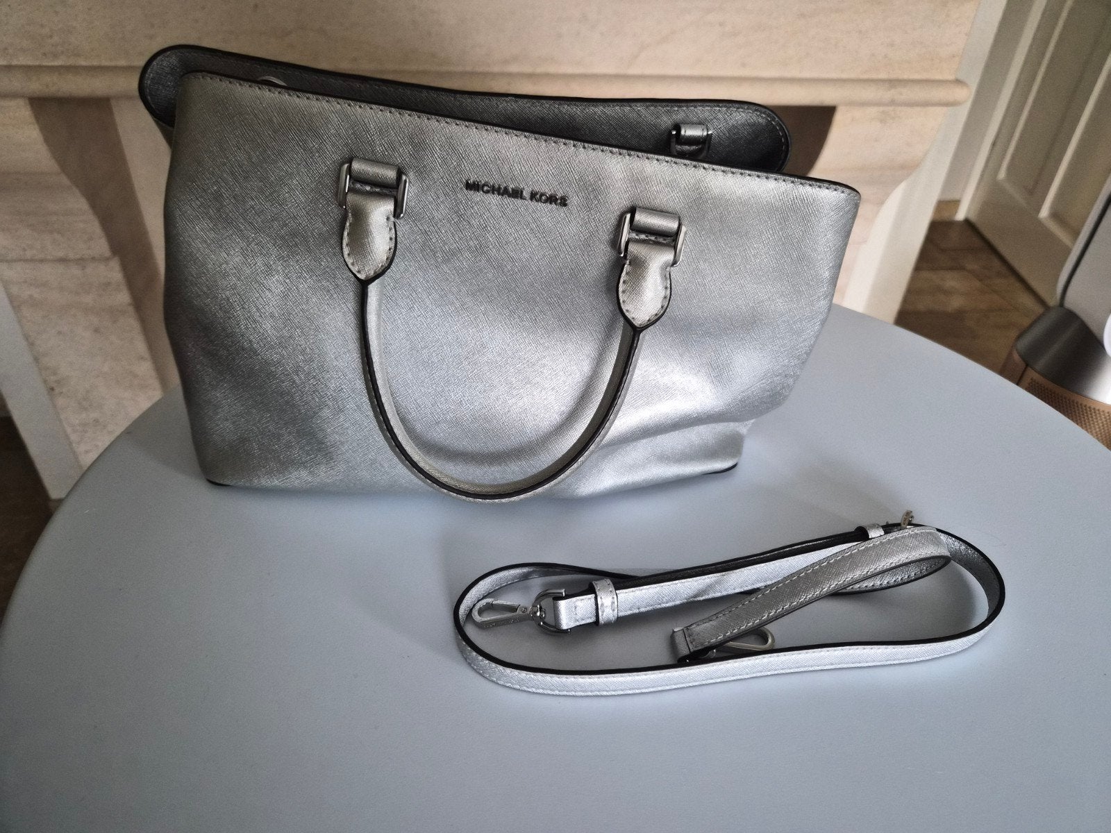 Michael Kors Handtas Zilver - Zo goed als nieuw, Sieraden, Tassen en Uiterlijk, Ophalen of Verzenden, Zo goed als nieuw, Overige kleuren