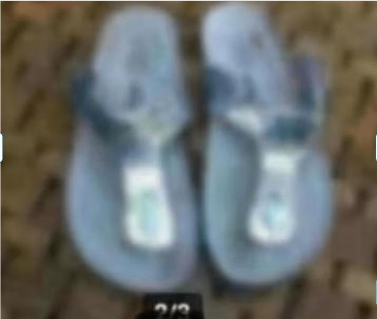Dames teenslippers zilver kleur met leren inlegzool mt 35, Slippers, Overige kleuren, Ophalen of Verzenden, Zo goed als nieuw