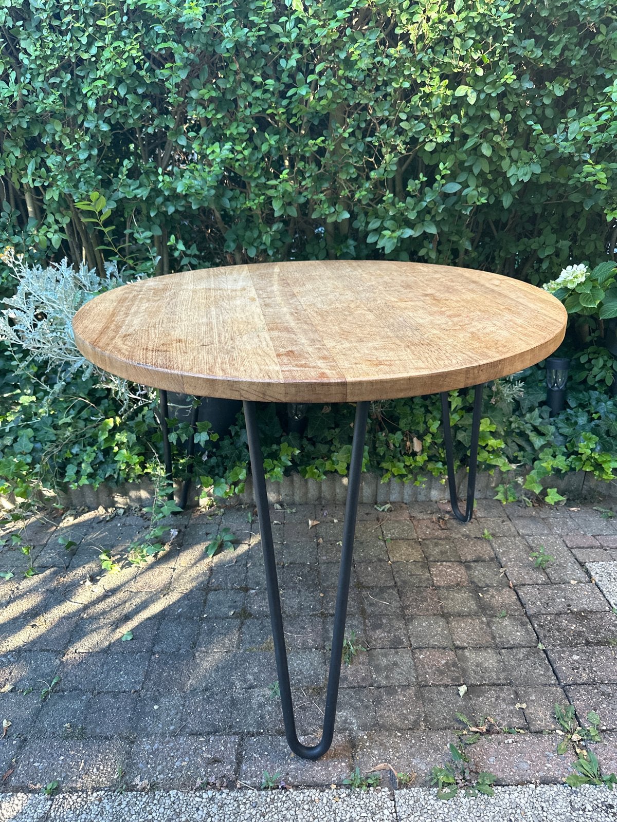 Ronde houten tafel met metalen hairpin poten, Huis en Inrichting, Tafels | Eettafels, Ophalen, Gebruikt, 100 tot 150 cm, Rond