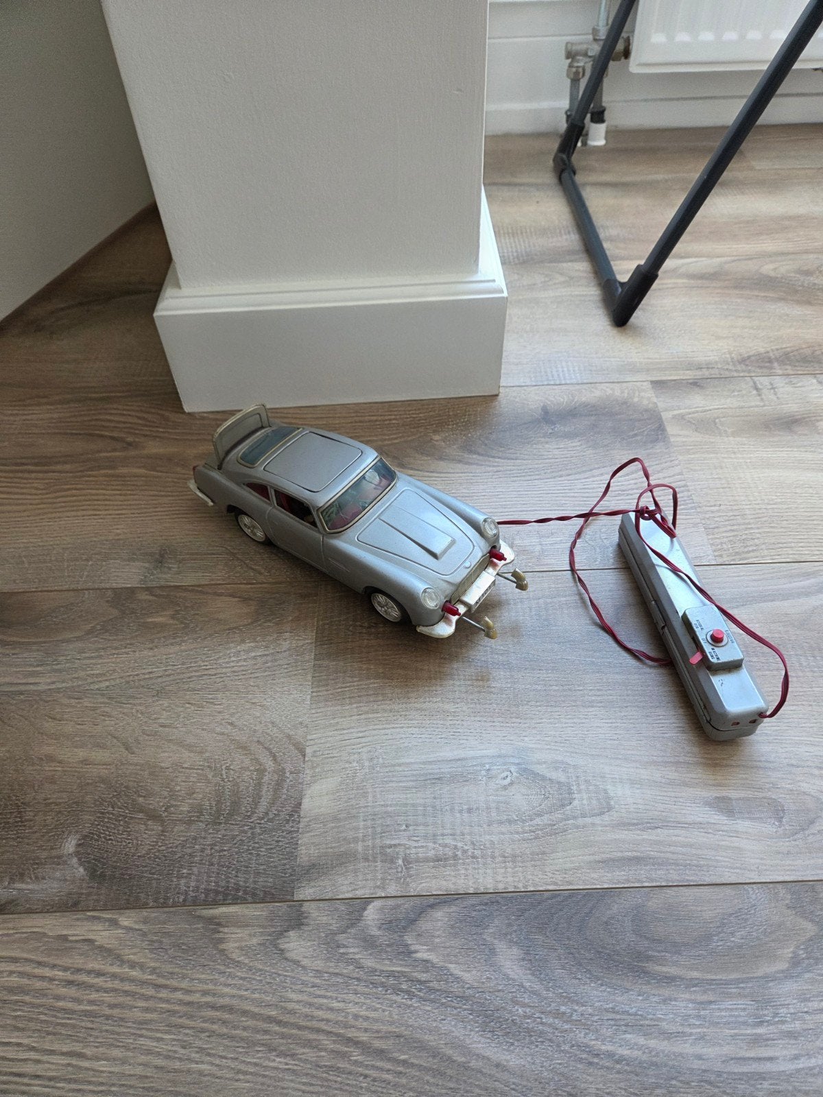 aston martin aoshin james bond, Ophalen of Verzenden