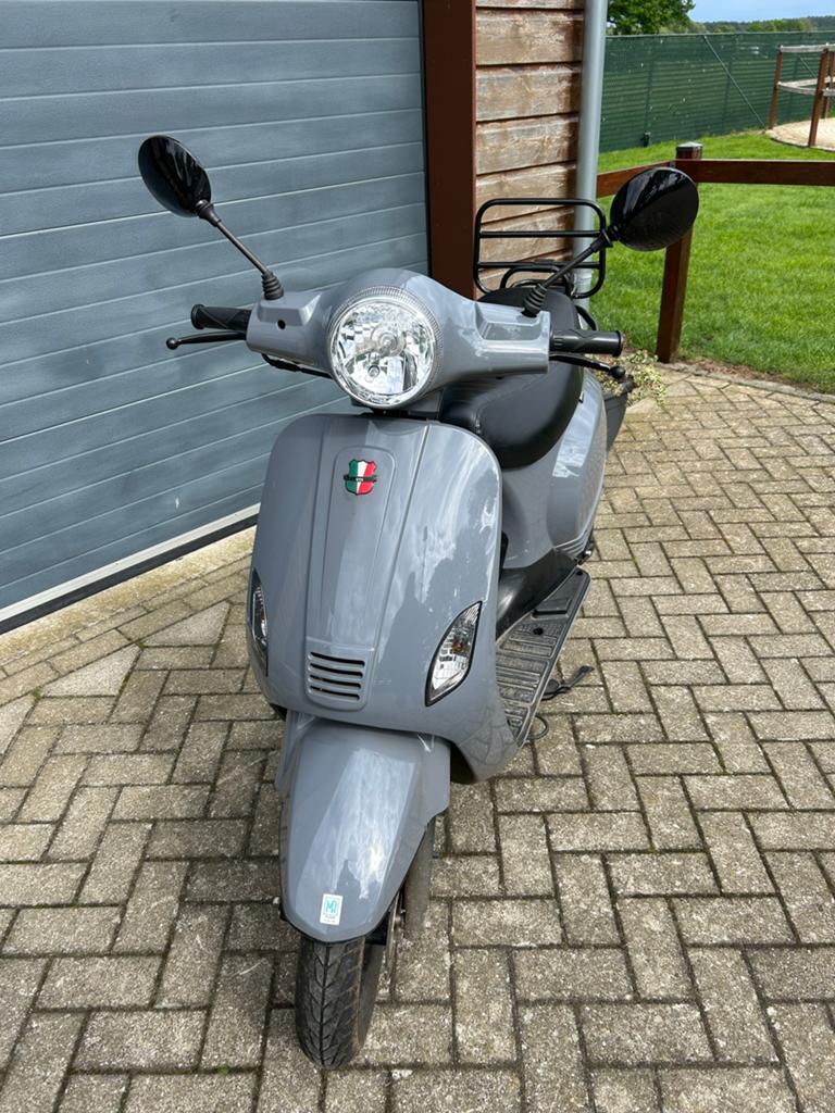 GTS Toscana scooter - Grijs - Goed onderhouden, Ophalen, Gebruikt, Benzine, Overige merken
