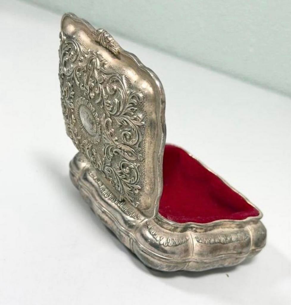 Silver Plated Vintage Jewelry Box Red velvet sieradendoos, Antiek en Kunst, Curiosa en Brocante, Ophalen of Verzenden