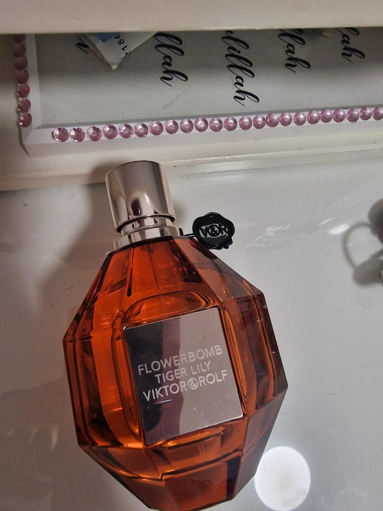 Flowerbomb viktor rolf parfum, Ophalen of Verzenden, Zo goed als nieuw