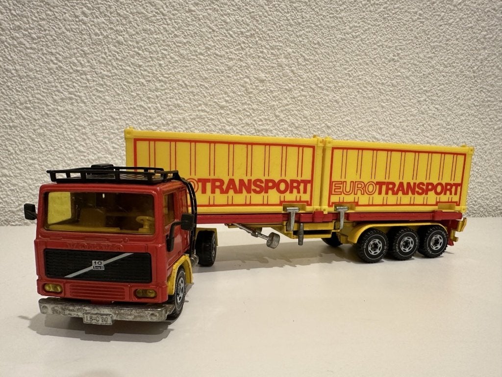 Siku 3111 volvo F10 turbo 6 container transport - w-germany, Ophalen of Verzenden, Zo goed als nieuw, Bus of Vrachtwagen
