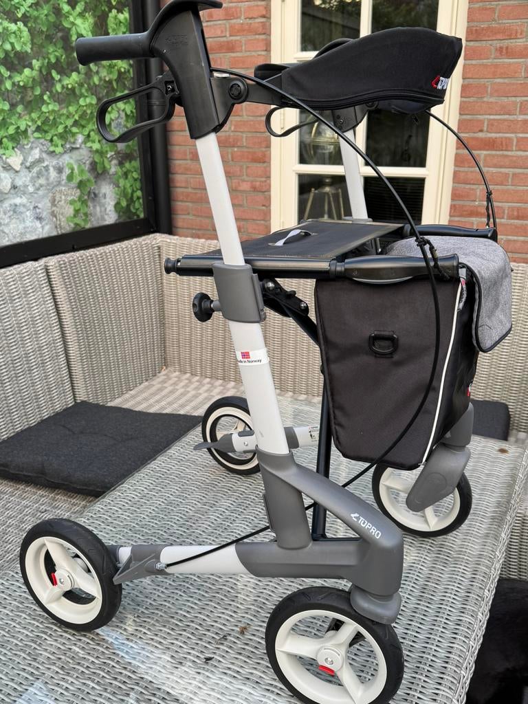 Zeer lichtgewicht topro troja 5G rollator in nieuwstaat!!, Diversen, Ophalen of Verzenden, Lichtgewicht, Zo goed als nieuw