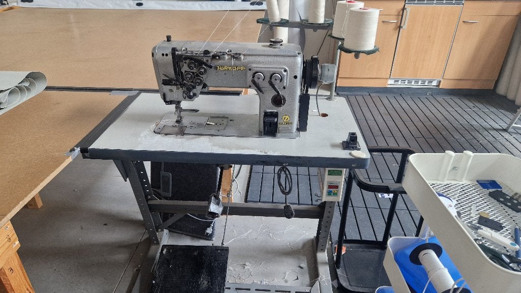 Naaimachine 2 naalds 3 voudig transport, Ophalen, Gebruikt, Naaimachine, Overige merken