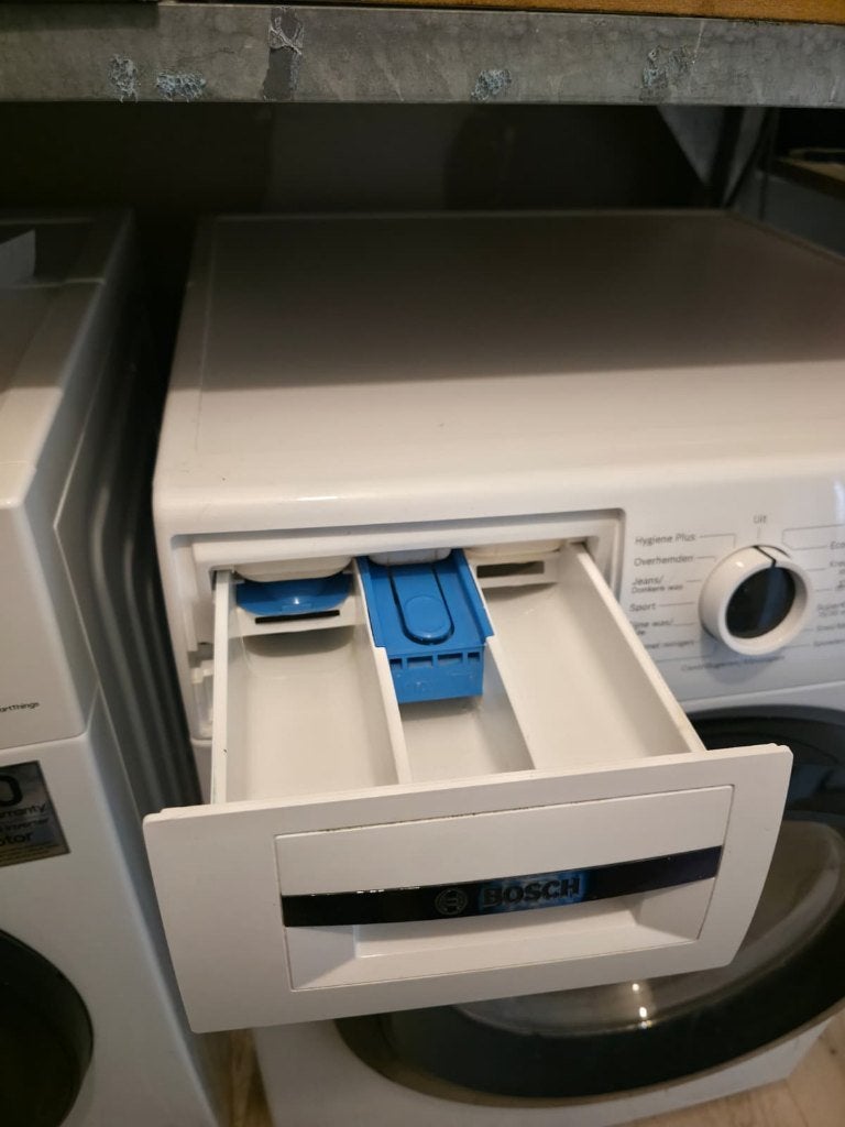 Foto 4 van Bosch Serie 4 Wasmachine + Samsung Droger (Energiezuinig)