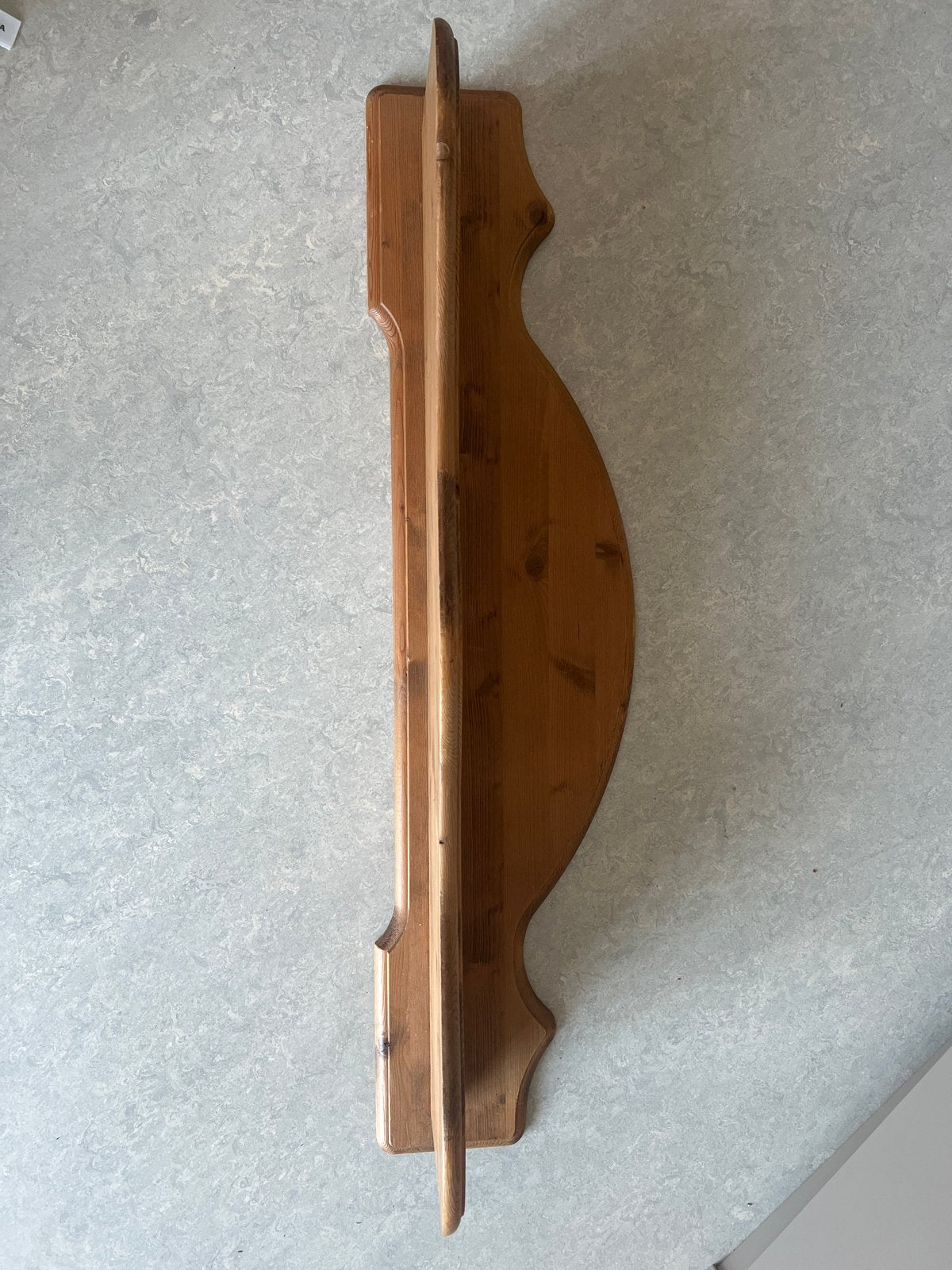 Houten wandplank met sierlijke afwerking, Ophalen, Gebruikt