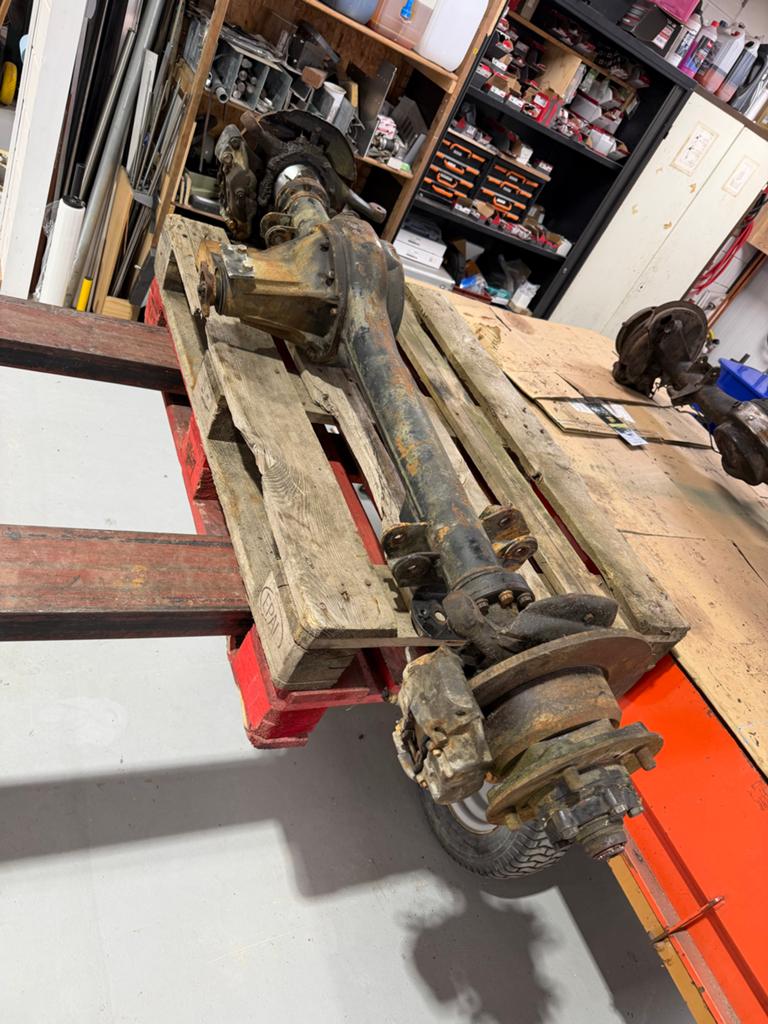 Land Rover Defender LHD Vooras Compleet - 10 Splines, Ophalen, Gebruikt, Land Rover