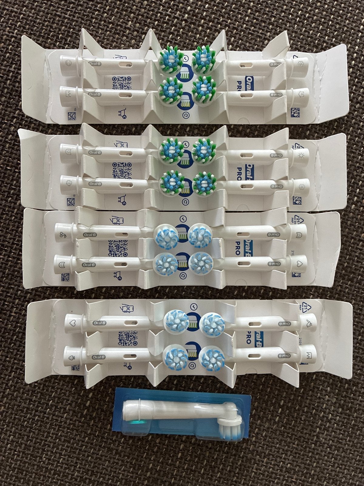 Oral-B opzetborstels - Nieuw en ongebruikt (17 stuks), Ophalen of Verzenden, Nieuw, Mondverzorging