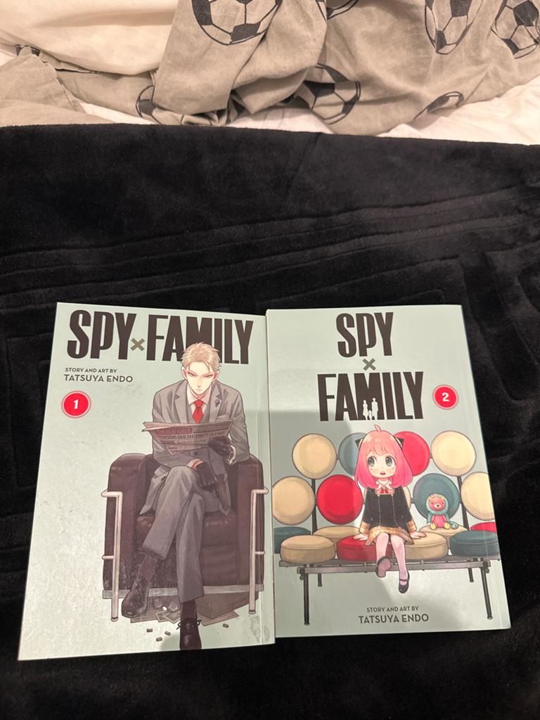 Spy x Family Manga - Deel 1 & 2 (Engels), Meerdere stripboeken, Ophalen, Zo goed als nieuw
