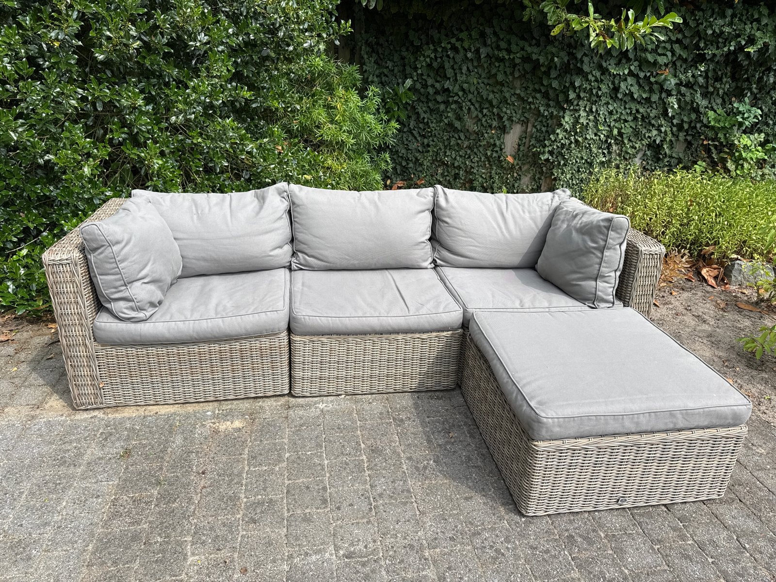 loungeset met grijze kussens - 4 zitplaatsen, Tuin en Terras, Tuinsets en Loungesets, Ophalen, 4 zitplaatsen, Gebruikt, Loungeset