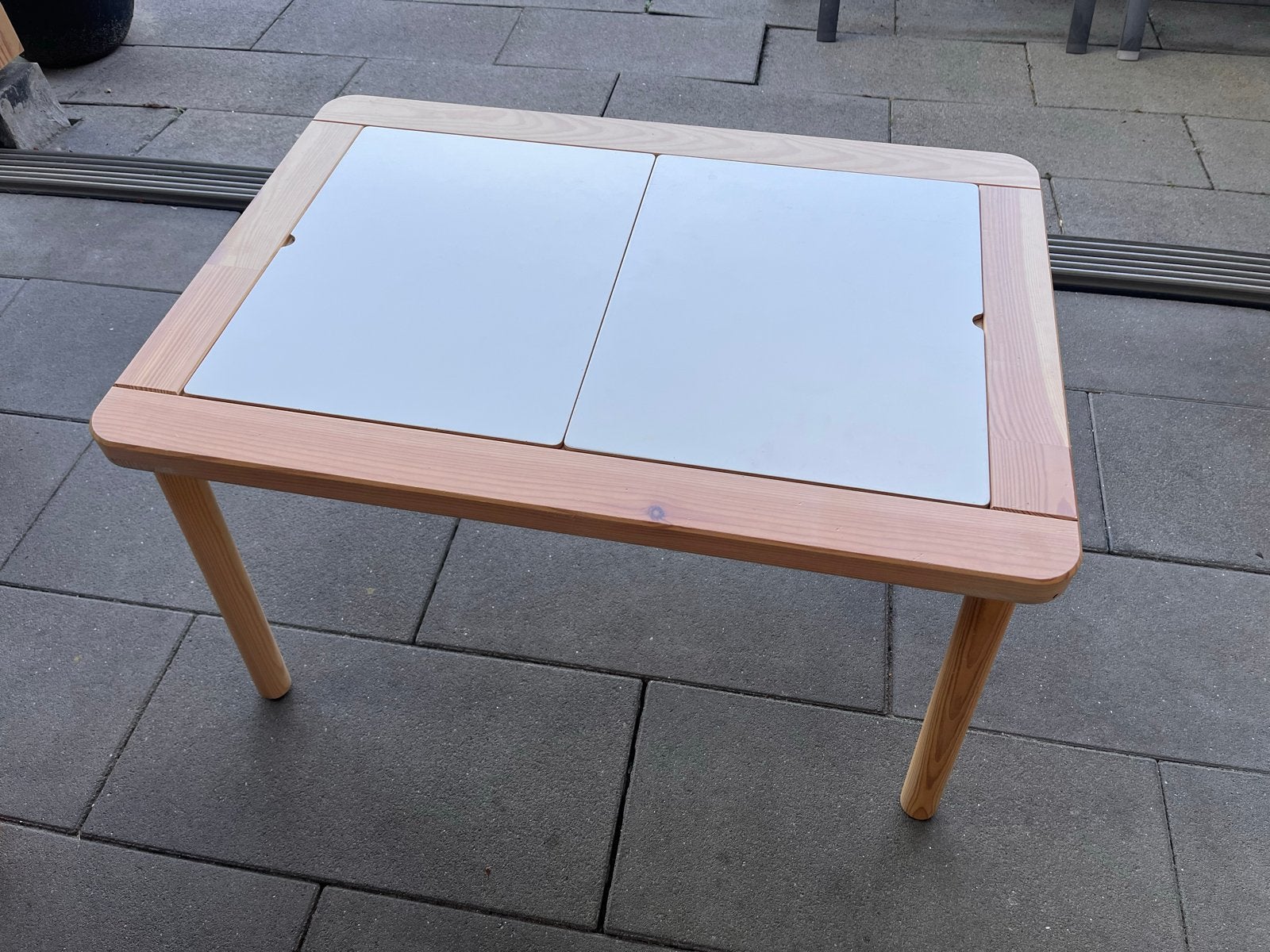 IKEA FLISAT Kindertafel met opbergbakken, Kinderen en Baby's, Kinderkamer | Tafels en Stoelen, Ophalen, Gebruikt, Tafel(s)