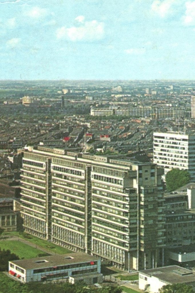 37923	Rotterdam	1979 wederopbouw	 _Gelopen met mooie zegel, Ophalen of Verzenden, 1960 tot 1980, Gelopen, Zuid-Holland