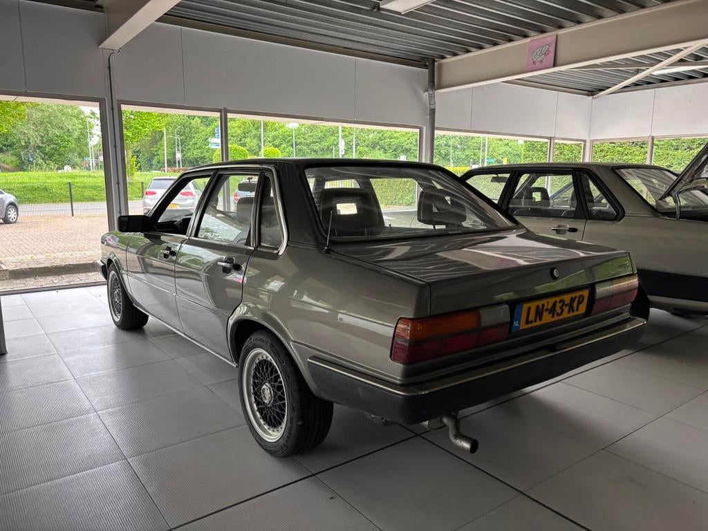 Audi 80 2.0 CD 5 Cilinder Gerestaureerd !, Auto's, Voorwielaandrijving, Metallic lak, Gebruikt, 116 pk