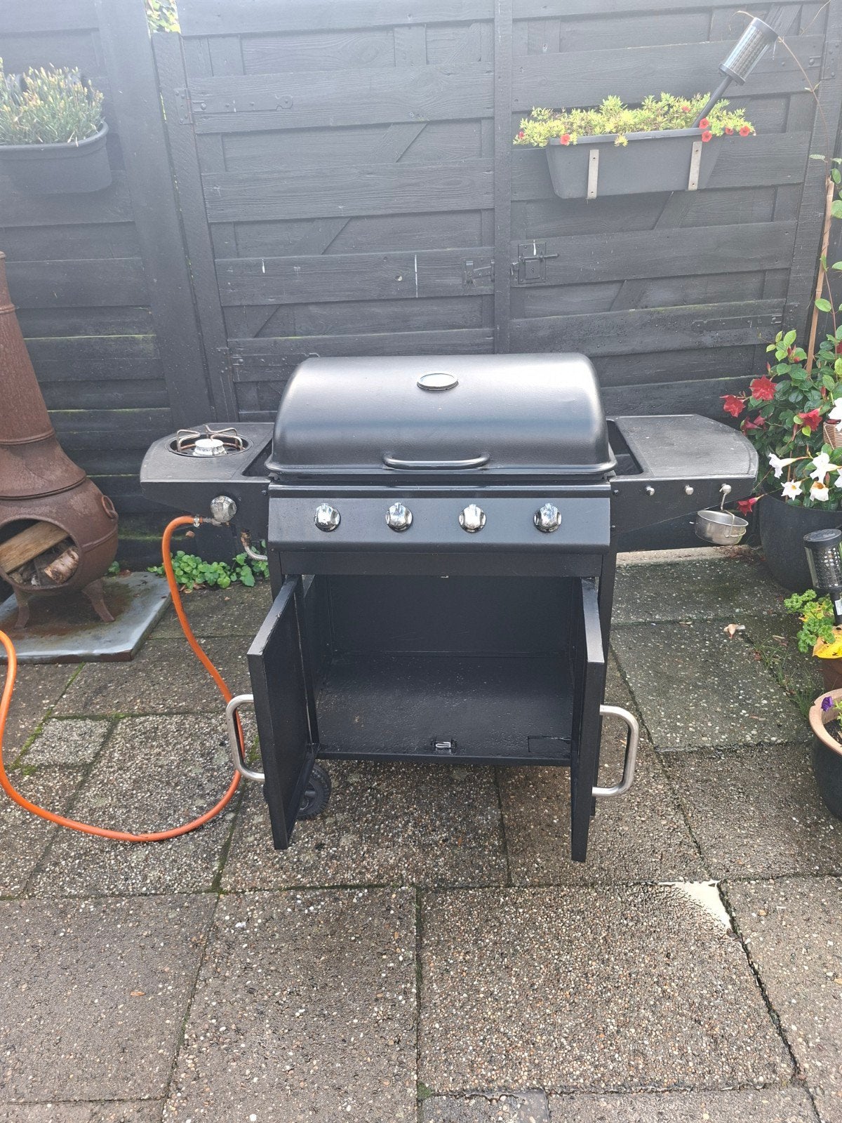 Foto 2 van gasbarbecue