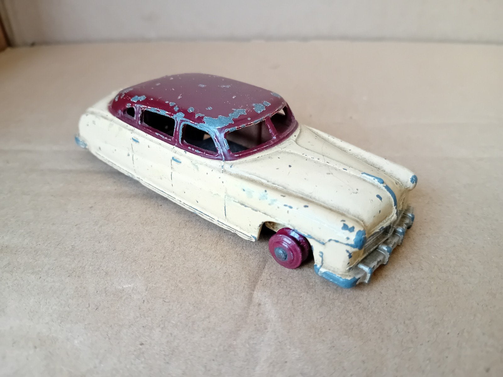 Dinky toys Hudson Sedan, Hobby en Vrije tijd, Modelauto's | 1:43, Ophalen of Verzenden, Gebruikt, Auto, Dinky Toys