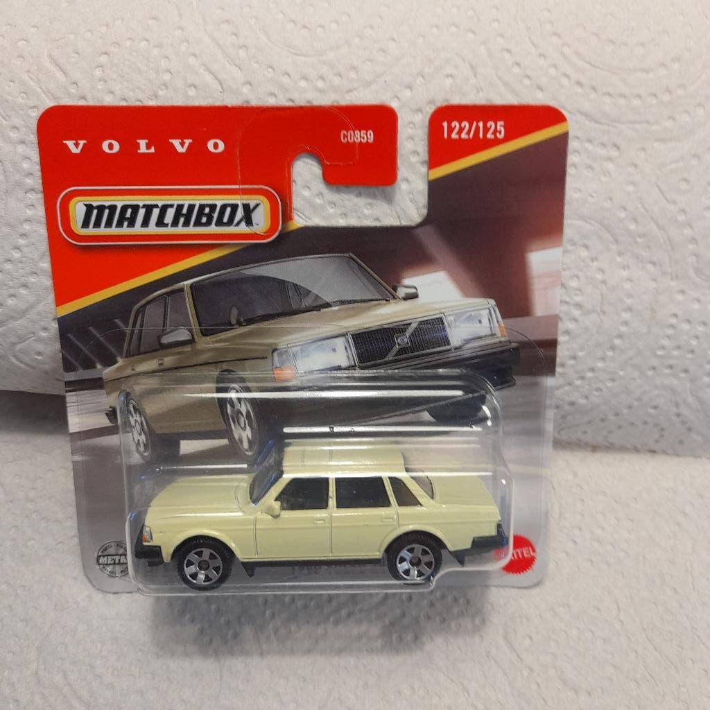 Matchbox Volvo 240. creme, Hobby en Vrije tijd, Modelauto's | Overige schalen, Ophalen of Verzenden, Nieuw, Auto