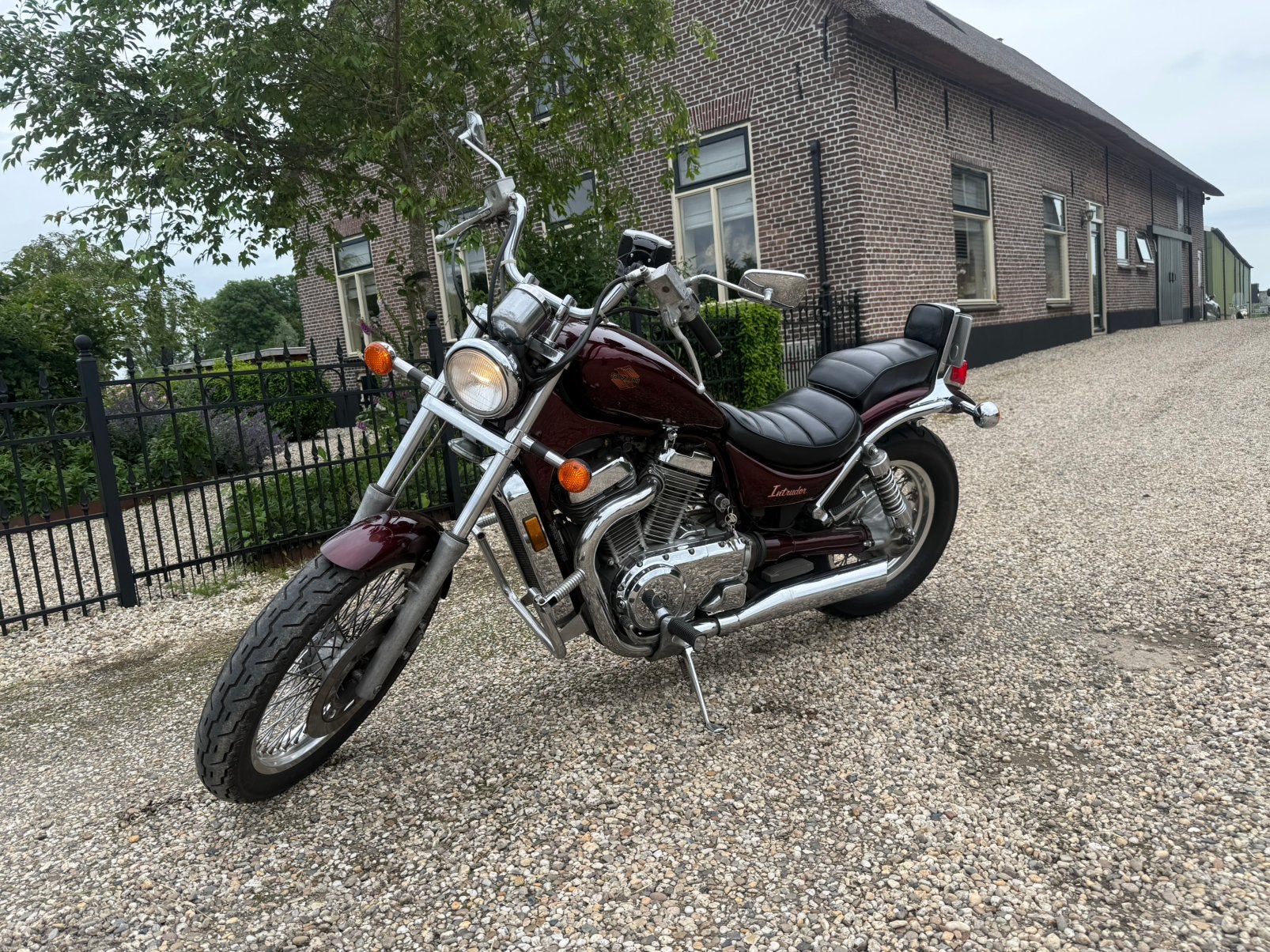 Nette Suzuki VS 700 intruder 1986, 700 cc, Cardan-aandrijving, 2 cilinders, Occasion