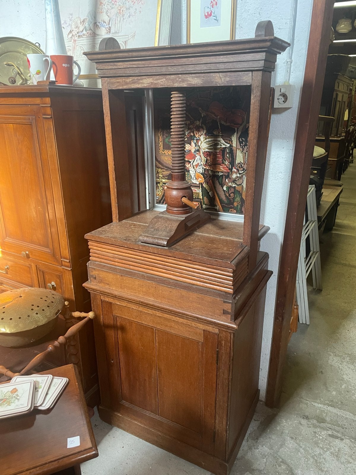 Antieke houten pers met kast, Ophalen