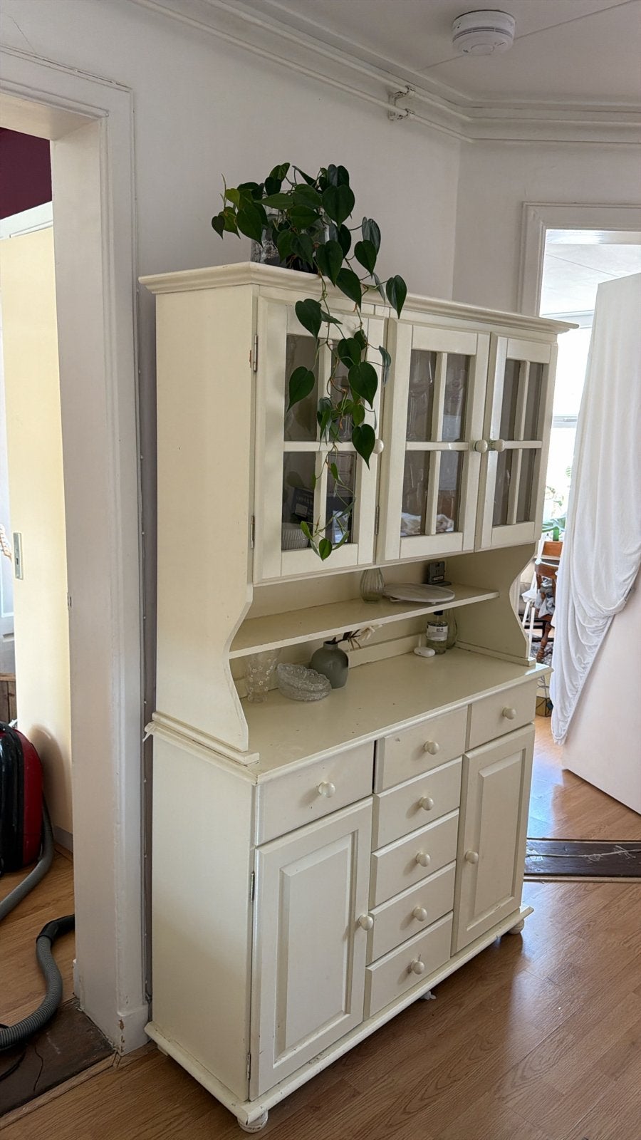 Kast - buffetkast met vitrine en lades, Huis en Inrichting, Kasten | Buffetkasten, Ophalen, Gebruikt, 100 tot 150 cm, Met lade(s)