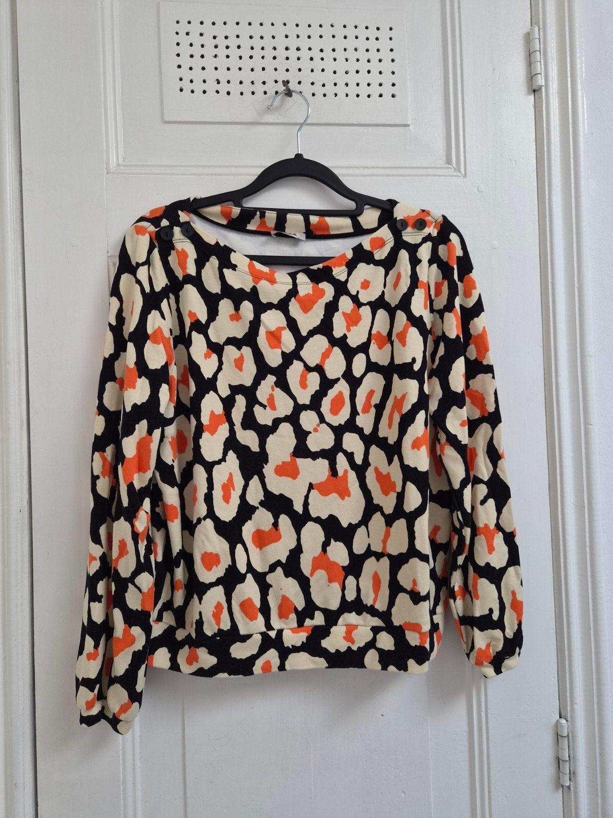 Kyra shirt met luipaardprint, maat 36 (ook 38), Zwart, Ophalen of Verzenden, Zo goed als nieuw, Lange mouw