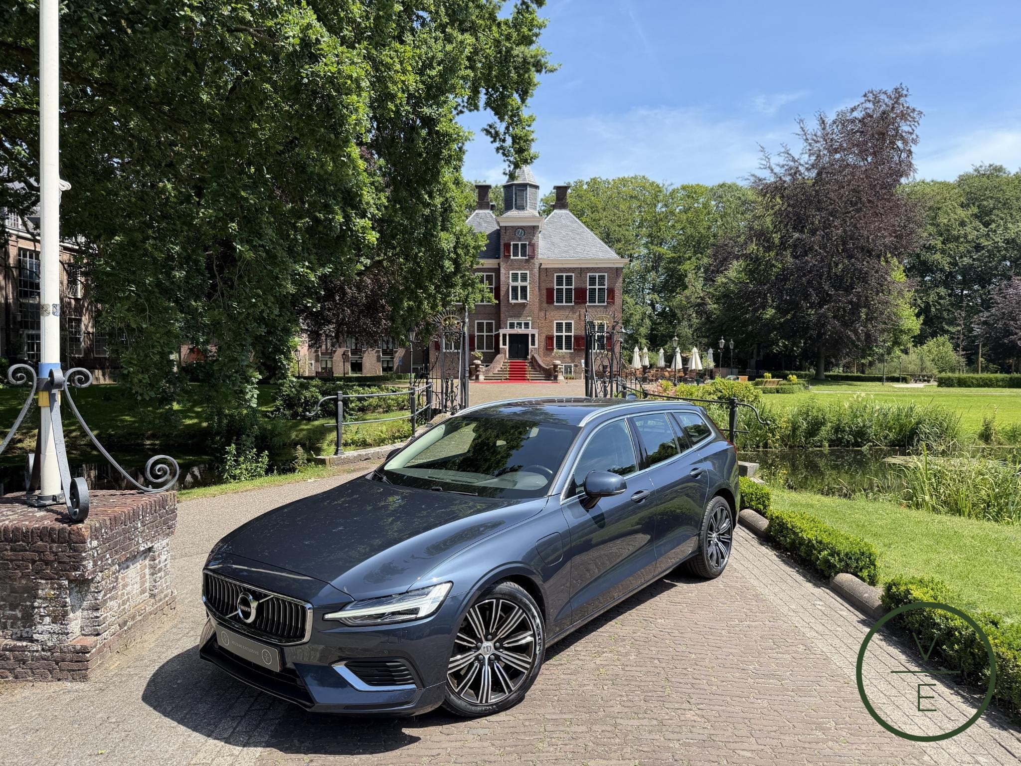 Volvo V60 2.0 T6 Twin Engine AWD Inscription | Pilot Assist, Auto's, Gebruikt, Euro 6, 4 cilinders, Blauw