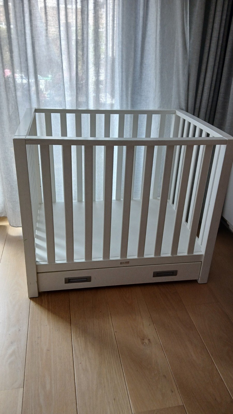 witte TWF baby box met lade en matras, Ophalen, Gebruikt, Rechthoekig, In hoogte verstelbaar