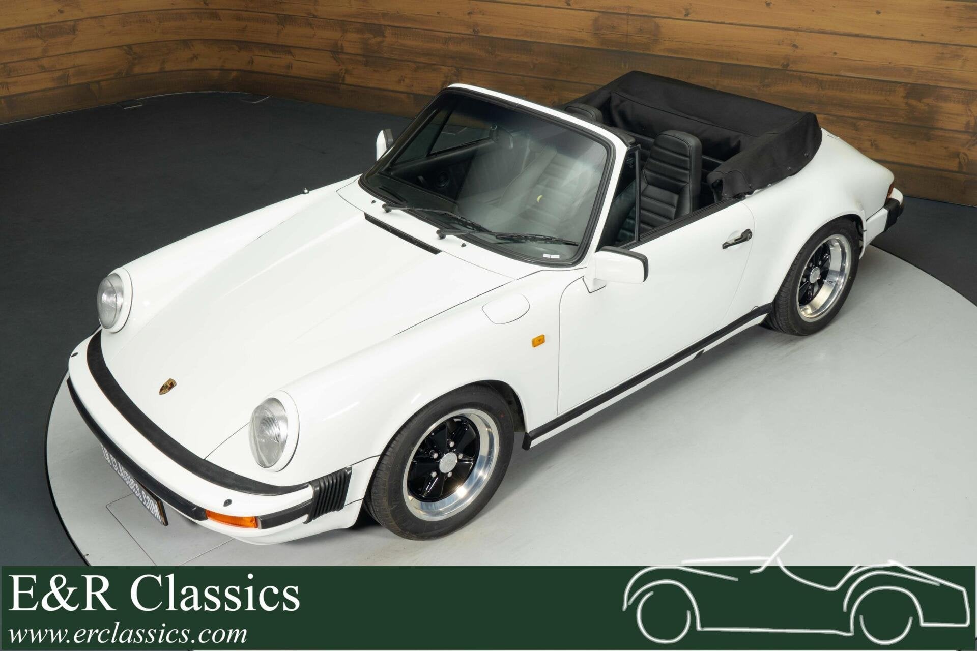 Porsche 911 SC Cabriolet | 1983, Auto's, Oldtimers, Achterwielaandrijving, Zwart, Cabriolet, Wit