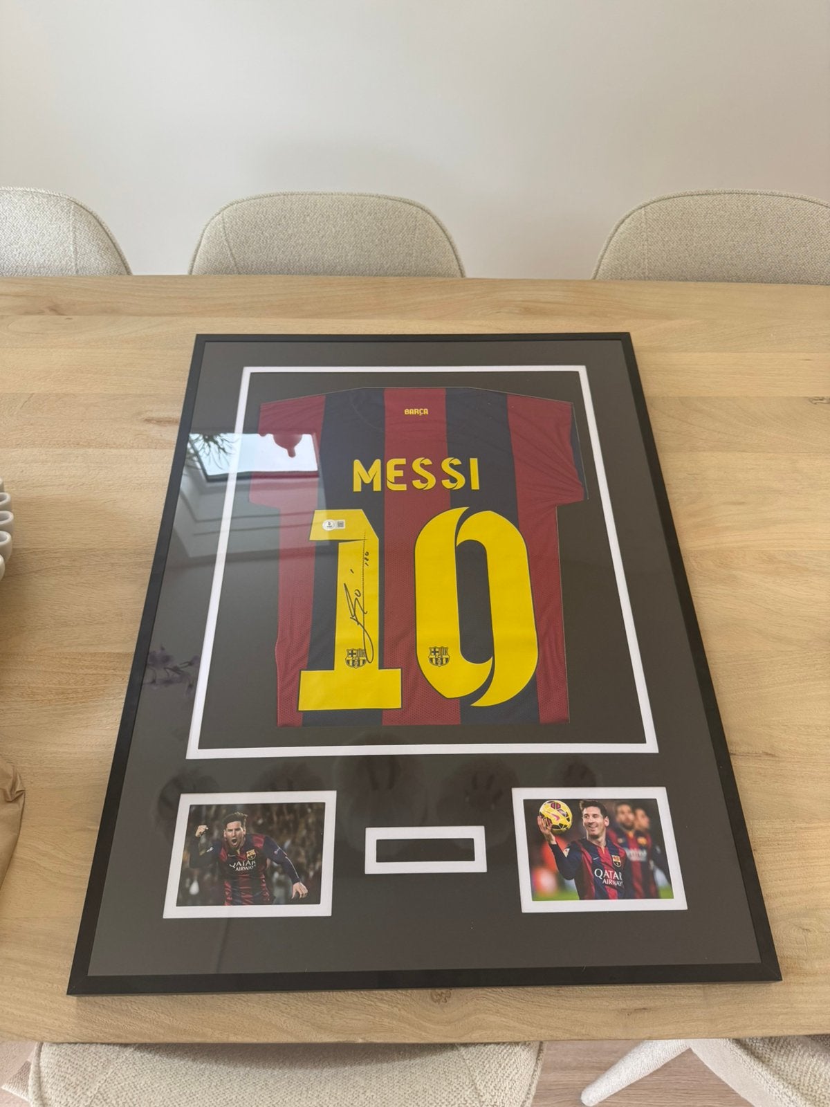 Gesigneerd Messi shirt, Ingelijst, Ophalen of Verzenden, Zo goed als nieuw