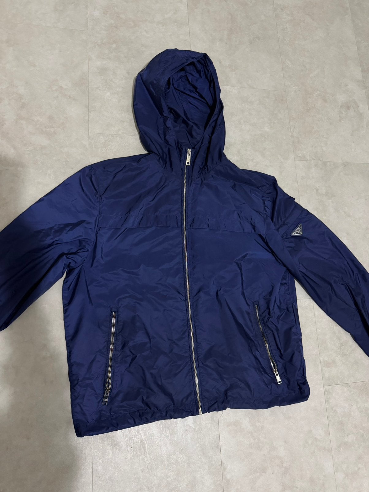 Prada Re-Nylon Hooded Windbreaker Jacket - Maat L, Kleding | Heren, Ophalen of Verzenden, Zo goed als nieuw, Maat 52/54 (L), Blauw