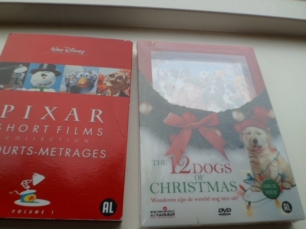 Pixar short films & the 12 dogs of Christmas, 1 euro per, Alle leeftijden, Ophalen of Verzenden, Zo goed als nieuw