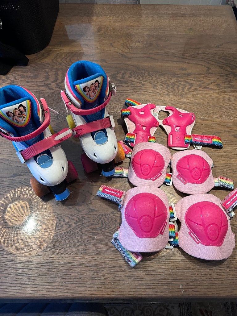 K3 rolschaatsen en Nijdam beschermset, Kinderen, Ophalen of Verzenden, Verstelbaar, Gebruikt