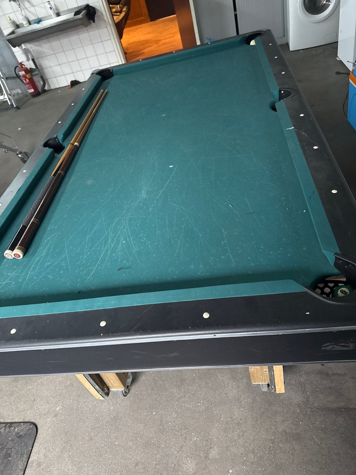 Gebruikte pooltafel met keuen, Sport en Fitness, Ophalen of Verzenden, Gebruikt, Pooltafel