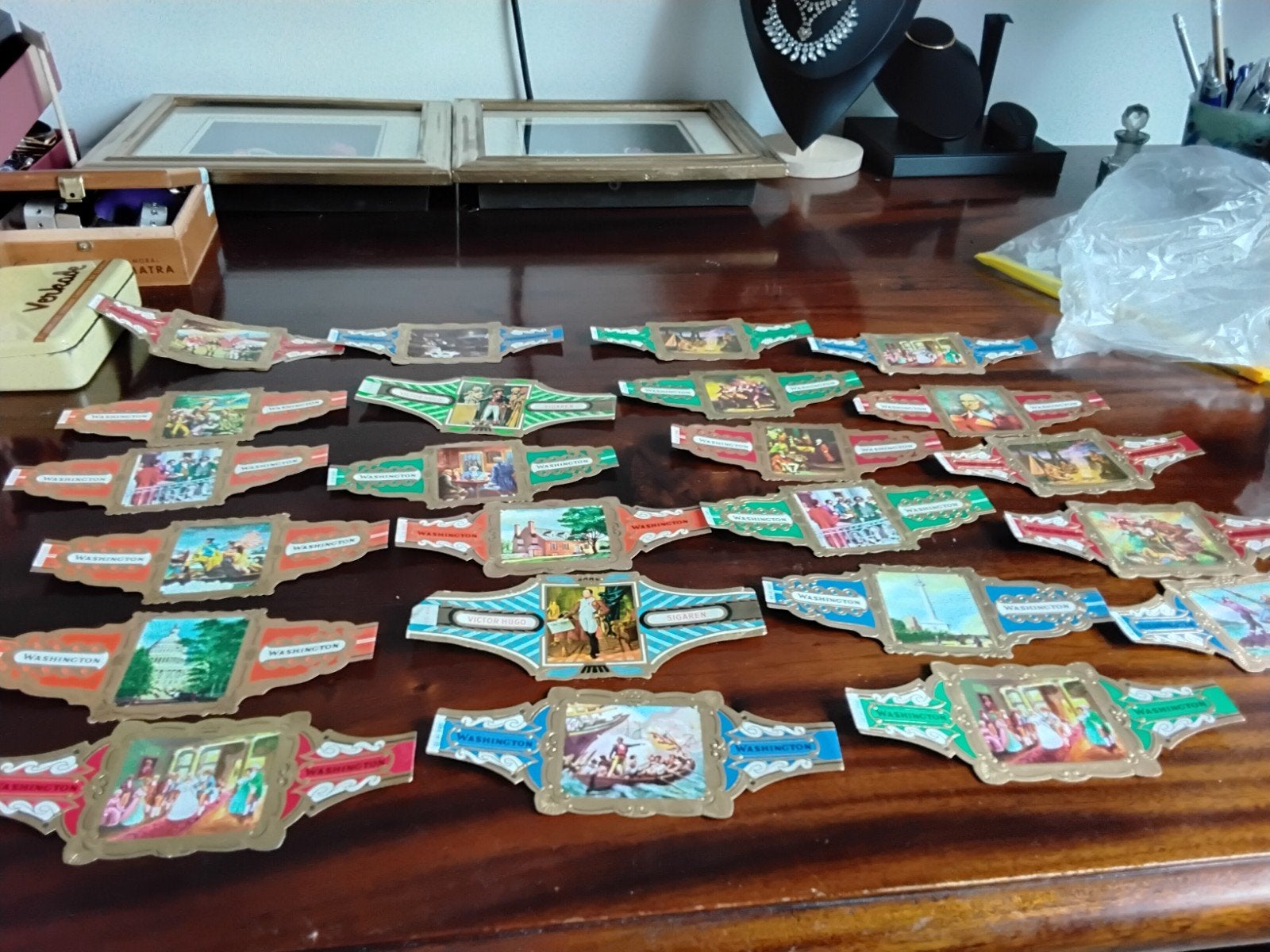 sigarenbandjes heelveel, Verzamelen, Rookartikelen, Aanstekers en Luciferdoosjes, Ophalen of Verzenden, Sigarenbandjes