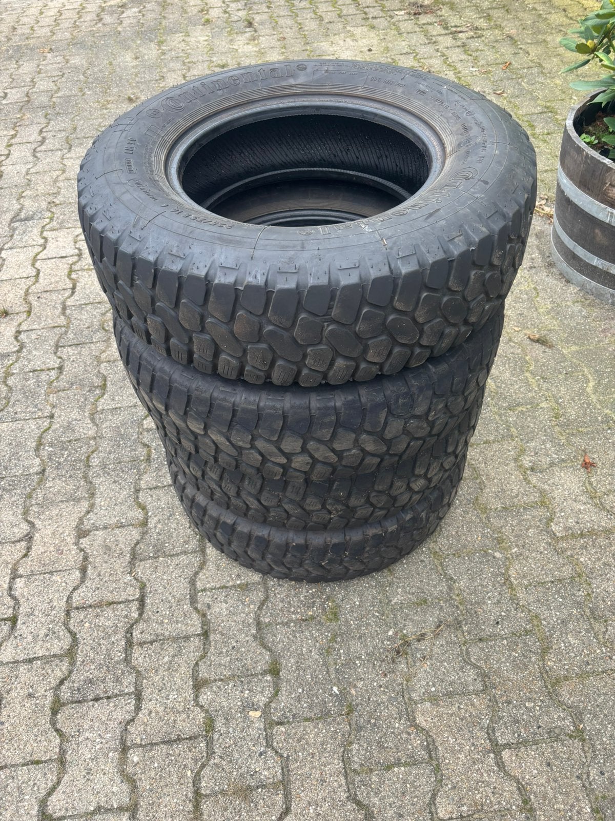 16 inch ofroad en onroad banden continental, Ophalen of Verzenden, Skoda