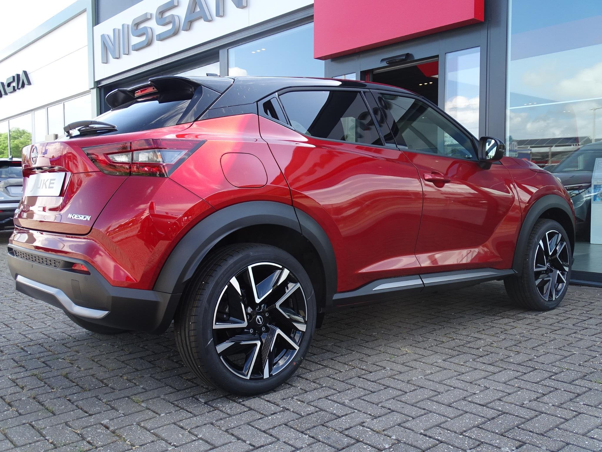Nissan Juke 1.0 DIG-T N-Design | KEYLESS ENTRY | AUTOMAAT |, Auto's, Stof, Met garantie (alle), Bedrijf, Automatische klimaatregeling