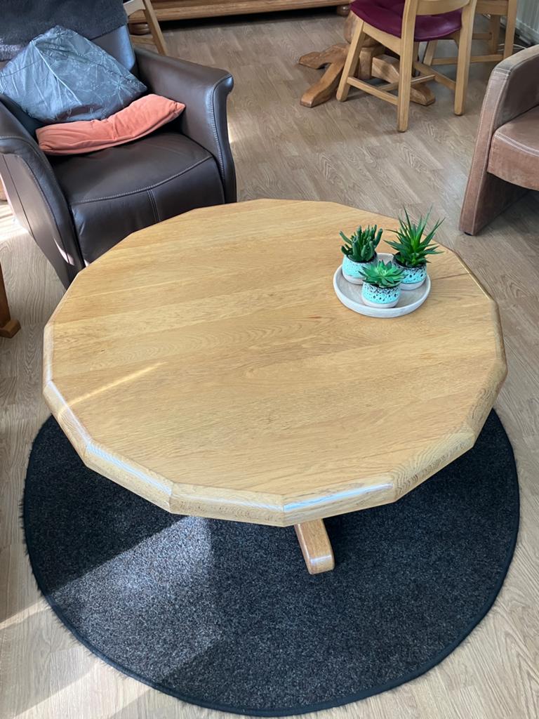 Eiken salontafel rond, Huis en Inrichting, Ophalen, 100 tot 150 cm, 50 tot 100 cm, Zo goed als nieuw