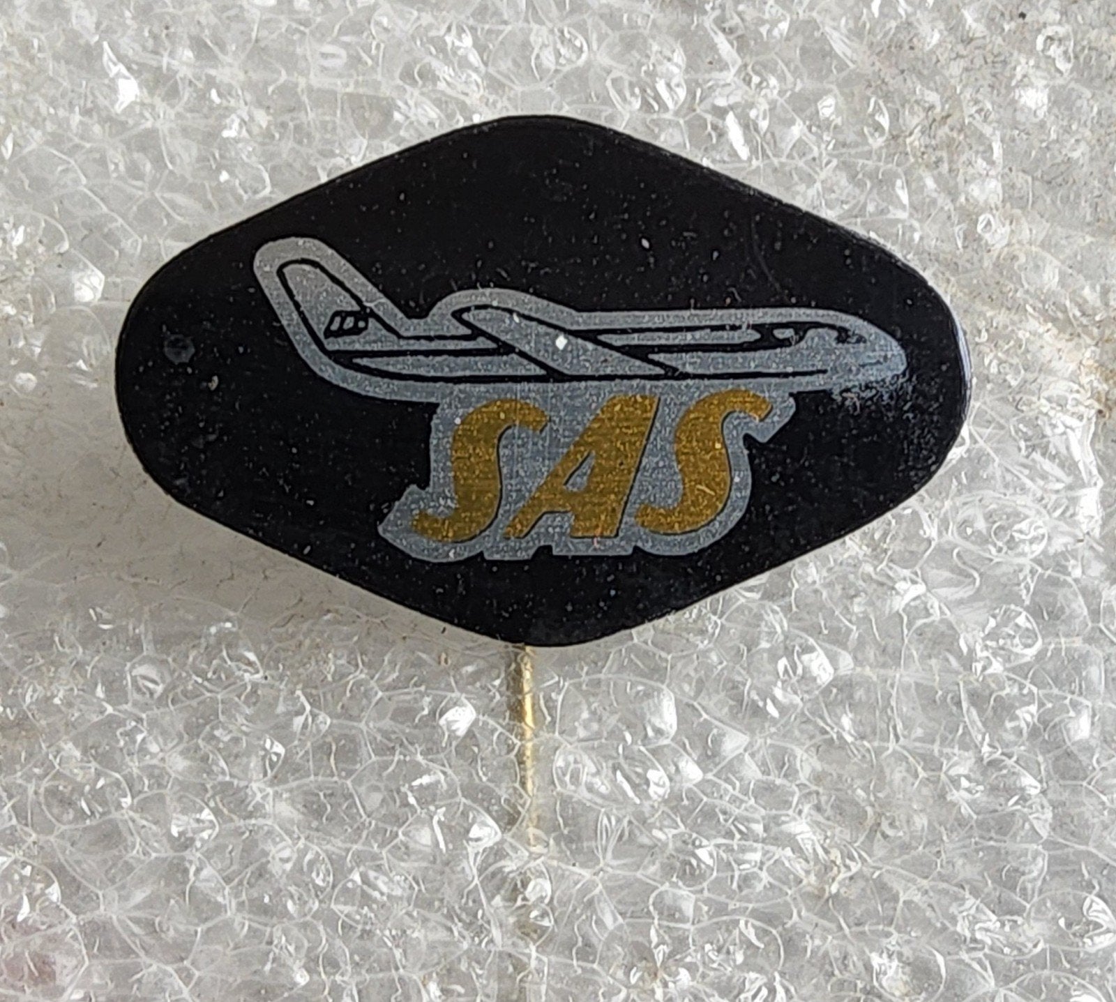 Vintage SAS Speldje - Vliegtuig Logo, Ophalen of Verzenden, Gebruikt, Transport, Speldje of Pin